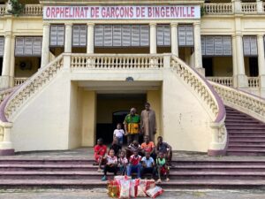Article : Ehivet Ebah fait un don à l’orphelinat de Bingerville